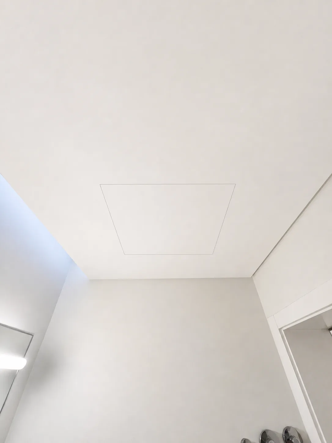 Accesso tecnico PERMALINE integrato in ambiente residenziale di alta finitura
